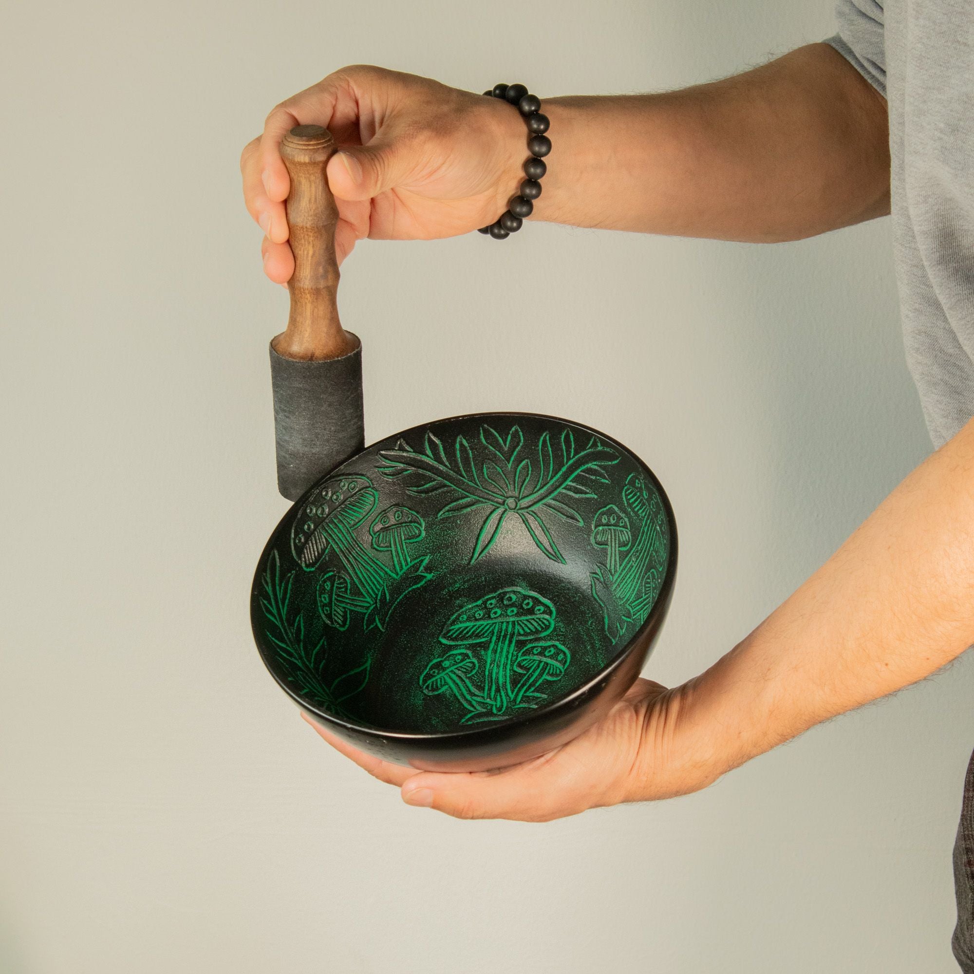 Aluminium Singing Bowl - Magic Mushroom - Green (20cm)