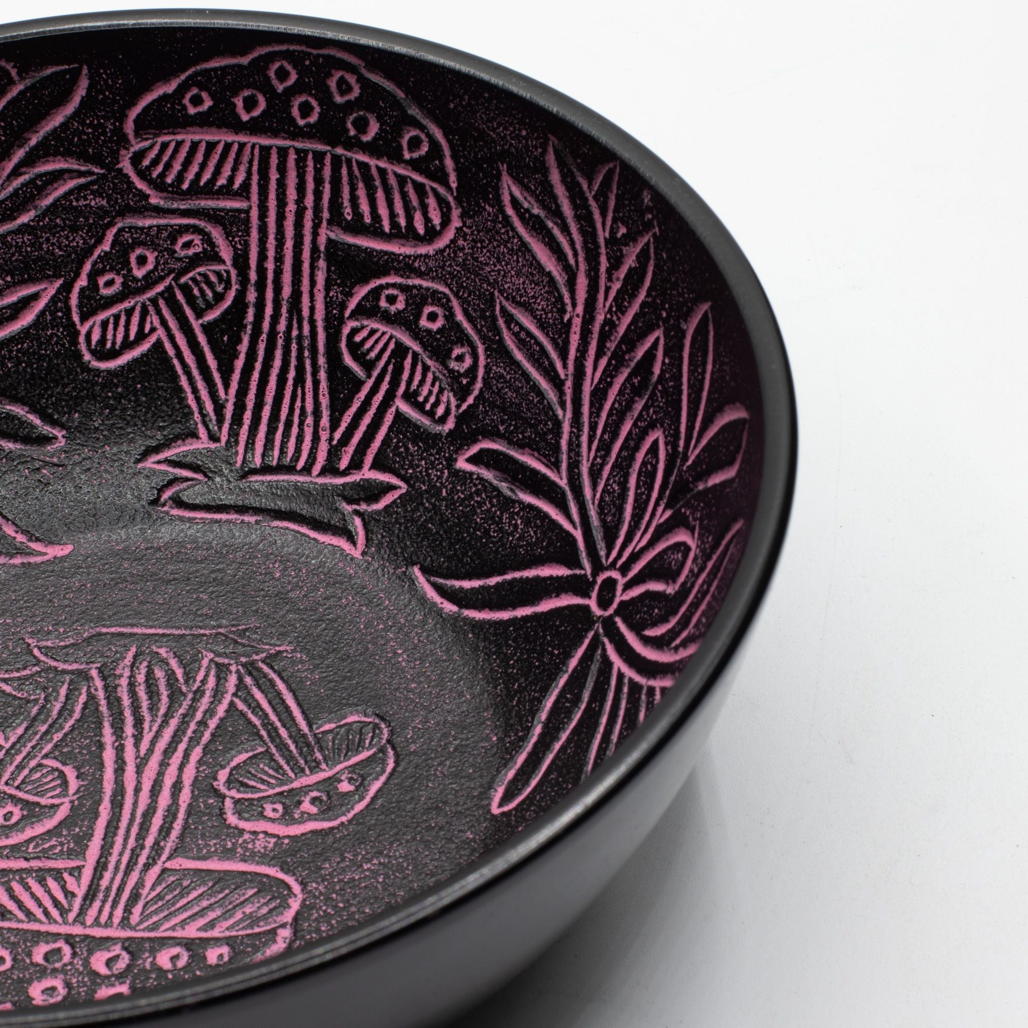 Aluminium Singing Bowl - Magic Mushroom - Pink (20cm)